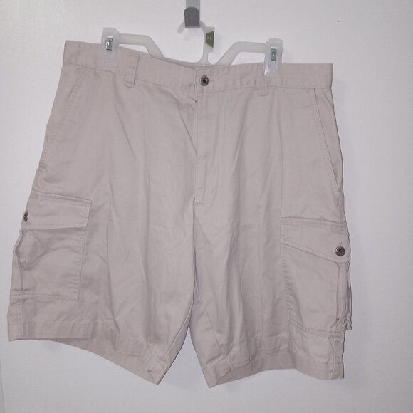 Ivy Crew Other - Mens Ivy Crew Cargo Kahki Shorts Size 38